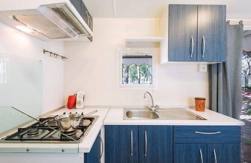 Cavallino-Treporti House | Lovely apartment in villa for 4 guests with A/C, WIFI, pool, TV, terrace and pets allowed