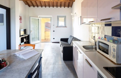 Larciano House | Lovely apartment in villa for 4 guests with A/C, WIFI, pool and TV