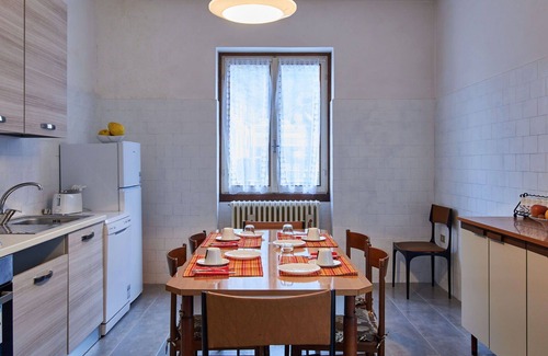 Dervio House | Lovely apartment in villa for 8 people with WIFI, TV, balcony and pets allowed