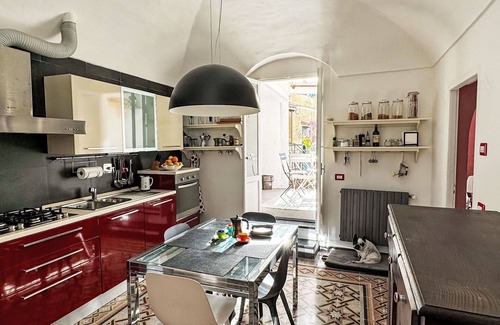 Costarainera Apartment | Lovely apartment for 6 guests with WIFI, TV, balcony and parking