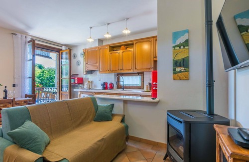 Cervognano Montenero Apartment | Lovely apartment for 3 guests with WIFI, A/C, patio and pets allowed