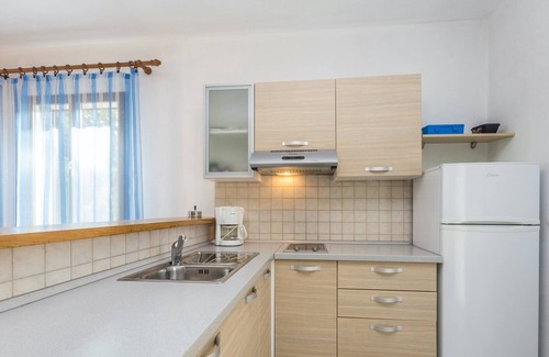 Nerezine Apartment | Lovely apartment LEA 300m from the beach