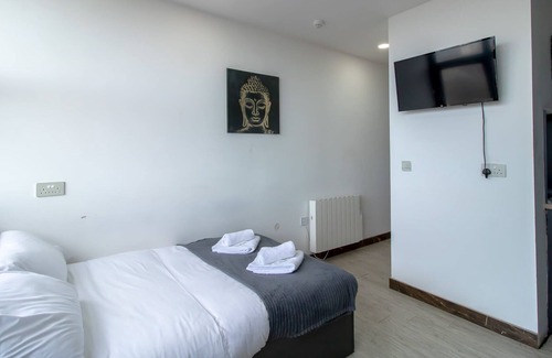 Sunderland City Centre Apartment | Lovely Budget Sunderland Studio with Great Views