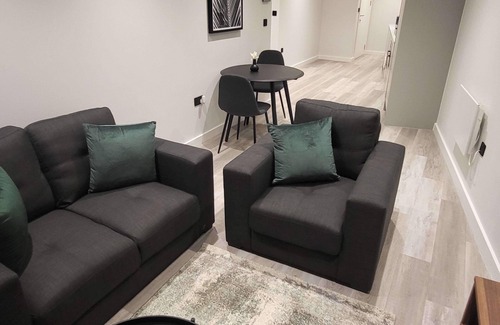 Bordesley Apartment | Lovely Central Birmingham 1 Bed Apartment