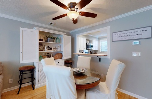 Demere Park Condo | Lovely Condo in Gated Harbour Oaks walking distance to the Village