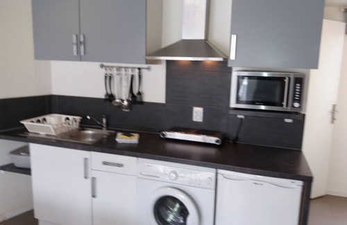 La Madeleine Apartment | Lovely contemporary studio near the beach (6)