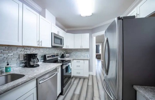 Hilltop House | Lovely converted Victorian home unit 2