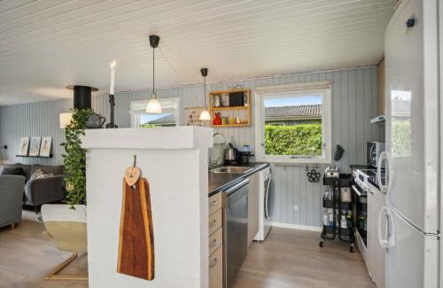 Pøt Strandby House | Lovely Cottage In Pøt Strandby