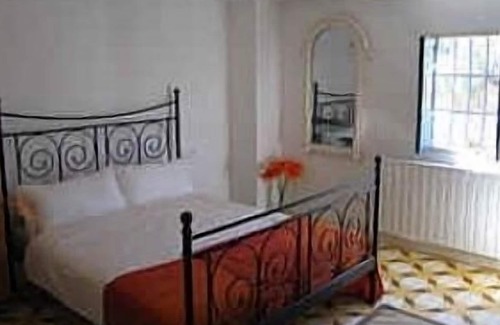 Iznajar Villa | Lovely Country House, 5 Bedrooms Sleeps 12 with Private Pool and Stunning Views