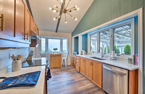 Coupeville House | Lovely Coupeville Home w/Puget Sound Views!