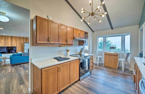 Coupeville House | Lovely Coupeville Home w/Puget Sound Views!