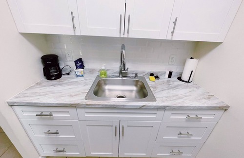 Jensen Beach Apartment | Lovely & Cozy 1 Bedroom APT W/Pool - Close to downtown Jensen Beach