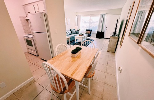Jensen Beach Apartment | Lovely & Cozy 1 Bedroom APT W/Pool - Close to downtown Jensen Beach