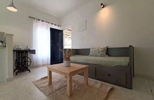 Sernabatim Apartment | Lovely double room with a balconyn