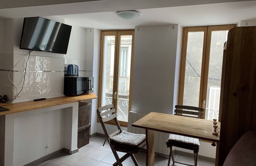 Barcelonnette Apartment | Lovely downtown studio