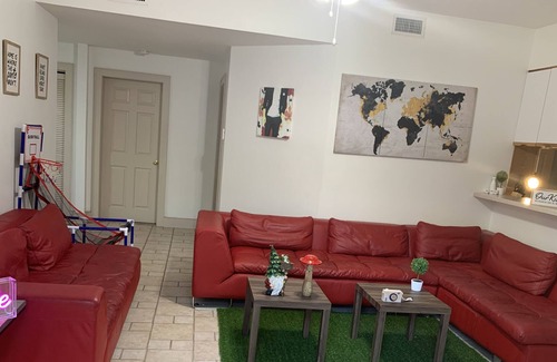 Lake Davis - Greenwood Villa | Lovely Downtown spacious one Bedroom Loft