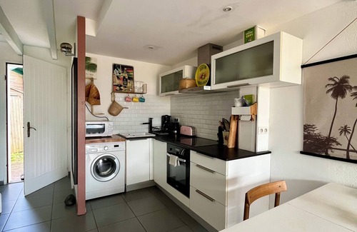 Bidart Apartment | Lovely duplex just a stone's throw from the beach. Beach, village, market all within walking distance.