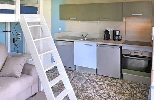 Vieux-Boucau-les-Bains Apartment | Lovely apartment for 3 people with WIFI, pool, TV and terrace