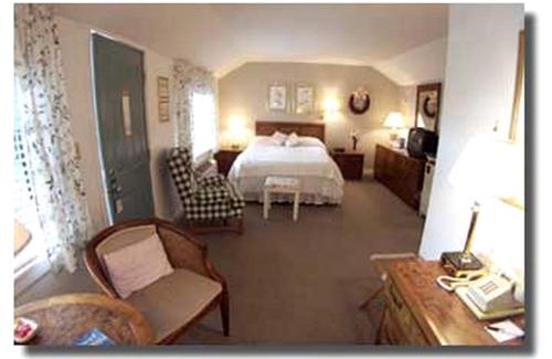 Lincolnville House | Lovely Getaway Suite with Private Deck in a Bed and Breakfast in Waldo County