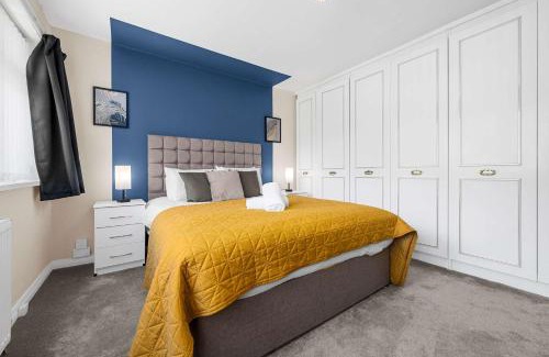 Cheadle House | Lovely Greater MCR Family Home by City SuperHost