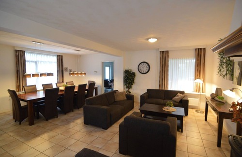 Municipality of Valkenswaard Villa | Lovely group home with lots of privacy, ideal for families and friends!