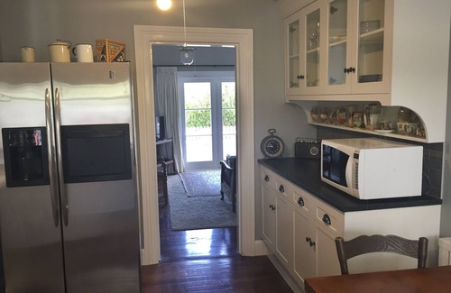 Opua Apartment | Lovely heritage accommodation