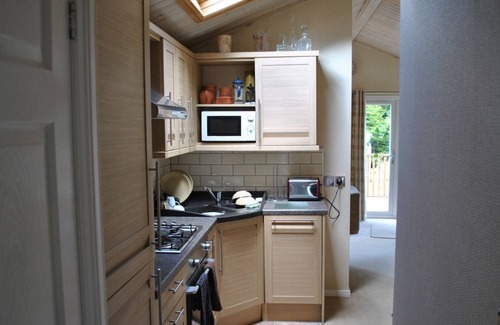 Troutbeck Bridge Cabin | Lovely Holiday Home in the Heart of the Lake District! 5 mins walk to the marina