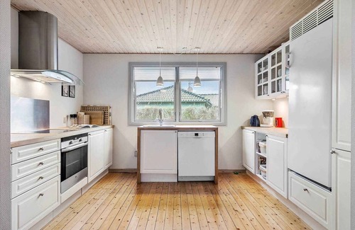 Tørresø House | Lovely holiday home on the beach at Tørresø