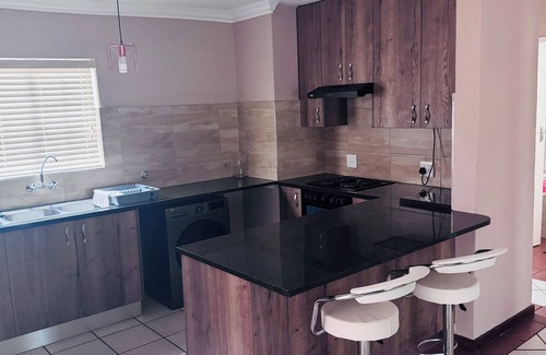 Die Hoewes House | Lovely home away from home with WiFi located at an Estate in Centurion.