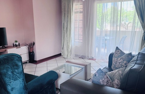 Die Hoewes House | Lovely home away from home with WiFi located at an Estate in Centurion.