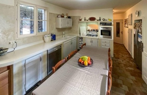 La Roque-sur-Pernes House | Lovely home in La Roque-sur-Pernes