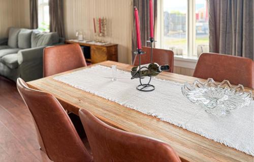 Abelvær House | Lovely Home In Abelvær With Wifi