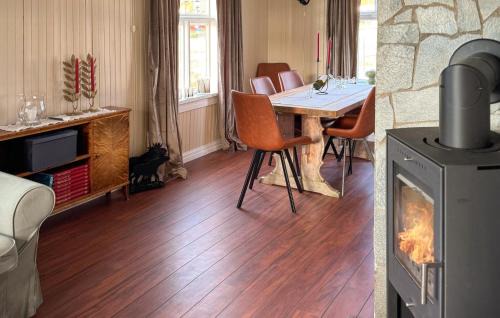 Abelvær House | Lovely Home In Abelvær With Wifi