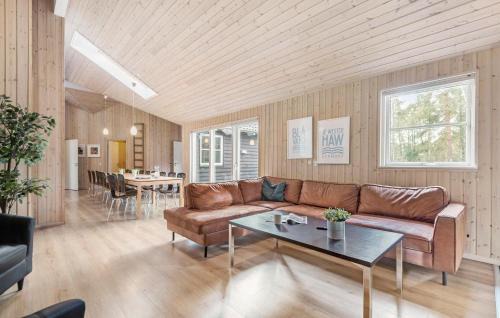 Blavand House | Lovely Home In Blåvand With Kitchen