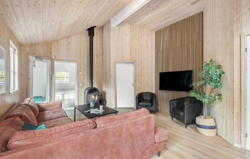 Blavand House | Lovely Home In Blåvand With Kitchen