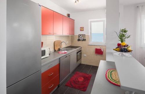 Crveni Vrh House | Lovely home in Crveni Vrh with WiFi