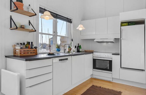 Øer Strand House | Lovely home in Ebeltoft with sauna