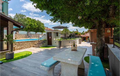 Gabonjin House | Lovely Home In Gabonjin With Kitchen