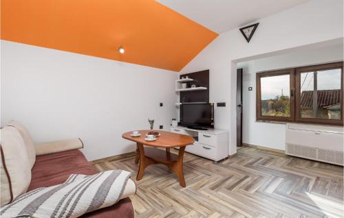 Gabonjin House | Lovely Home In Gabonjin With Kitchen