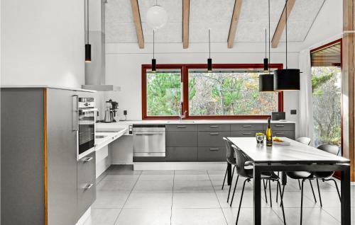 Grena Strand House | Lovely Home In Grenaa With Wifi