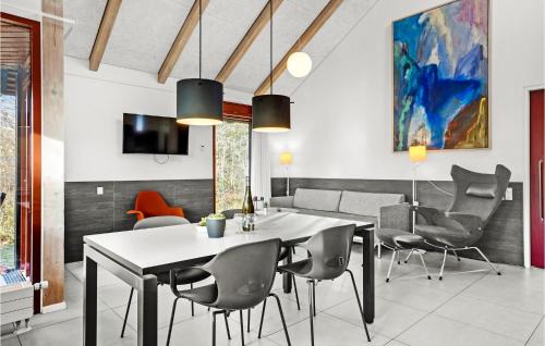 Grena Strand House | Lovely Home In Grenaa With Wifi