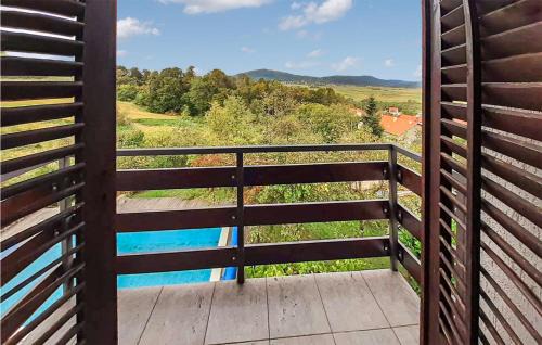 Karlovac House | Lovely Home In Cerovac Vukmanicki