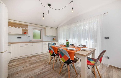 Kastelir-Labinci House | Lovely home in Kastelir-Labinci