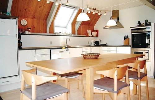 Østerskov House | Lovely home in Humble with WiFi