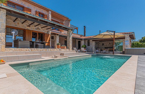 Sibenik House | Lovely home in Jadrija with WiFi