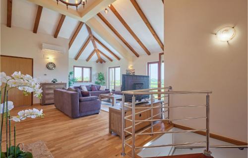 Samobor House | Lovely Home In Kladje With Kitchen