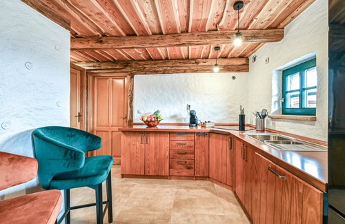 Varazdinske Toplice House | Lovely home in Lestakovec with kitchen