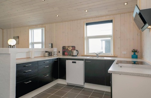 Grønhøj House | Lovely home in Løkken with sauna