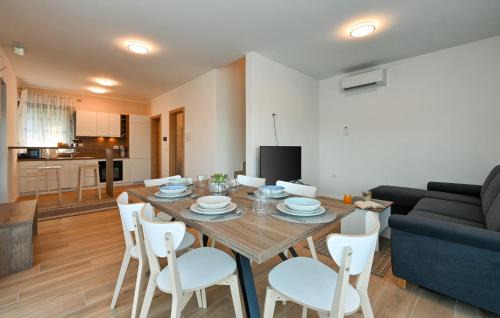 Varazdin House | Lovely Home In Margecan With Wifi