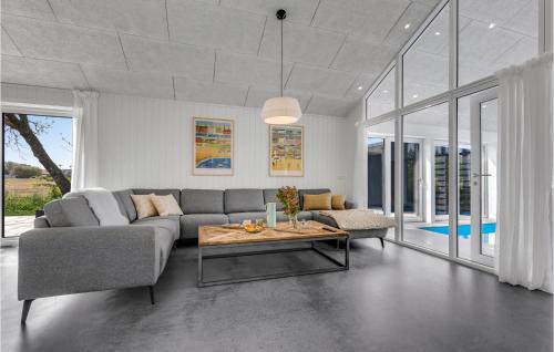 Snogebaek House | Lovely Home In Nexø With Sauna